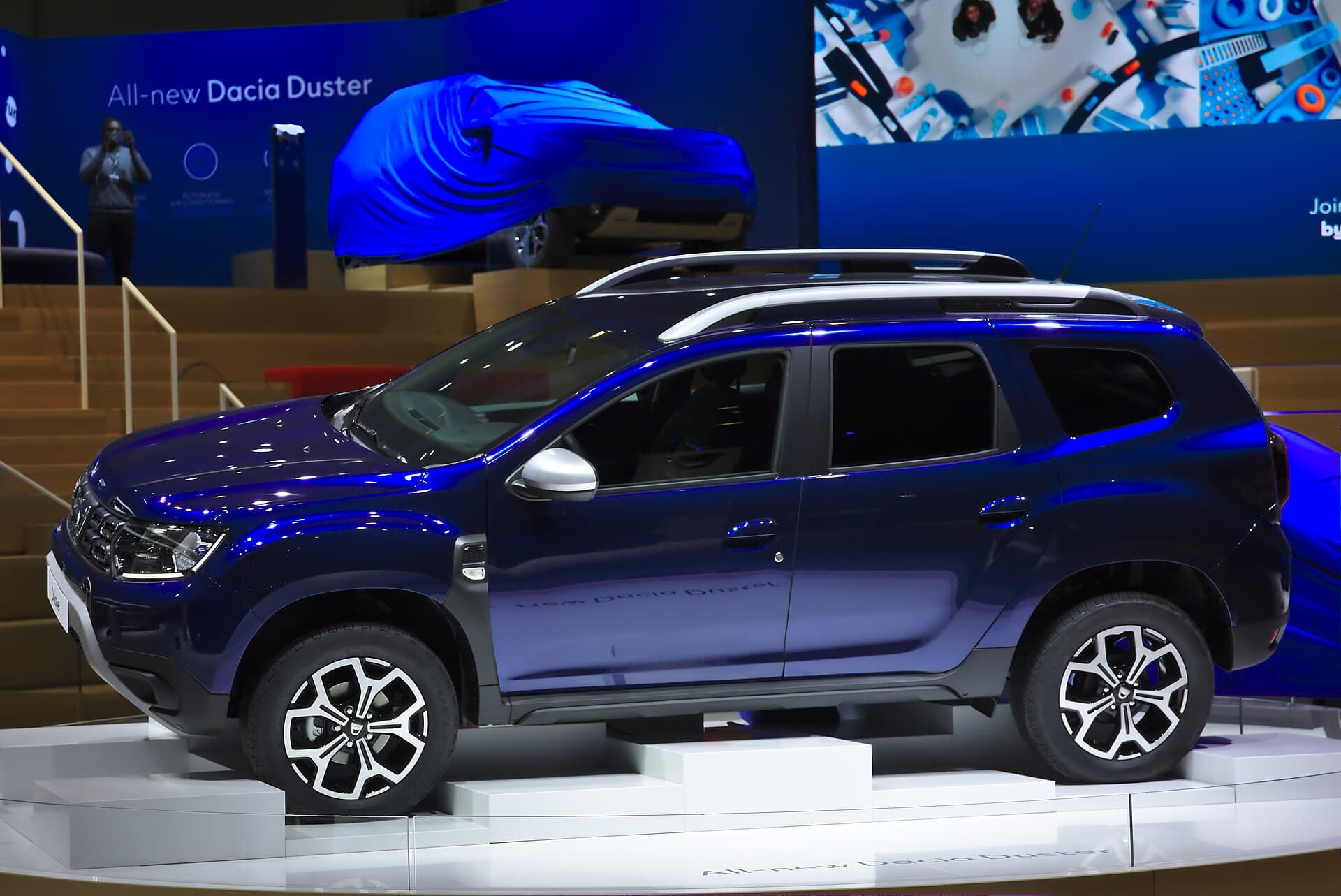 Dacia Duster grise vue trois quarts avant
